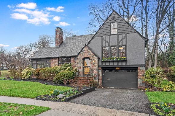 33 Colony Dr E West Orange – SOLD!