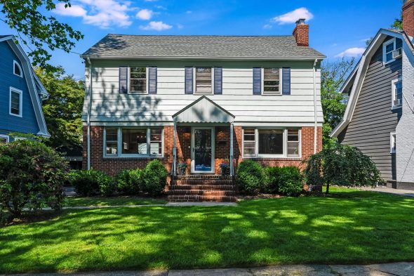 56 Plymouth Ave, Maplewood – SOLD!