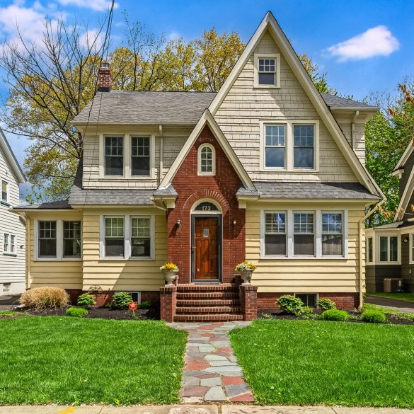 173 Garfield Pl, Maplewood – SOLD!
