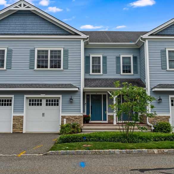 6 Clover Court, Berkeley Heights – UNDER CONTRACT!